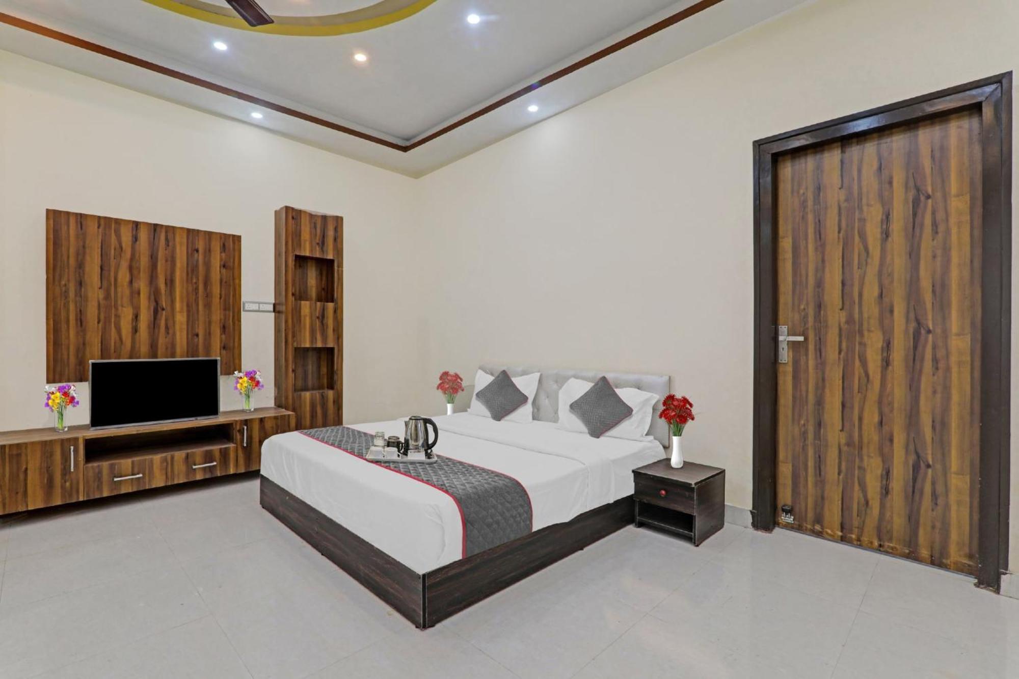 Townhouse Relax Inn Chinhat Zewnętrze zdjęcie