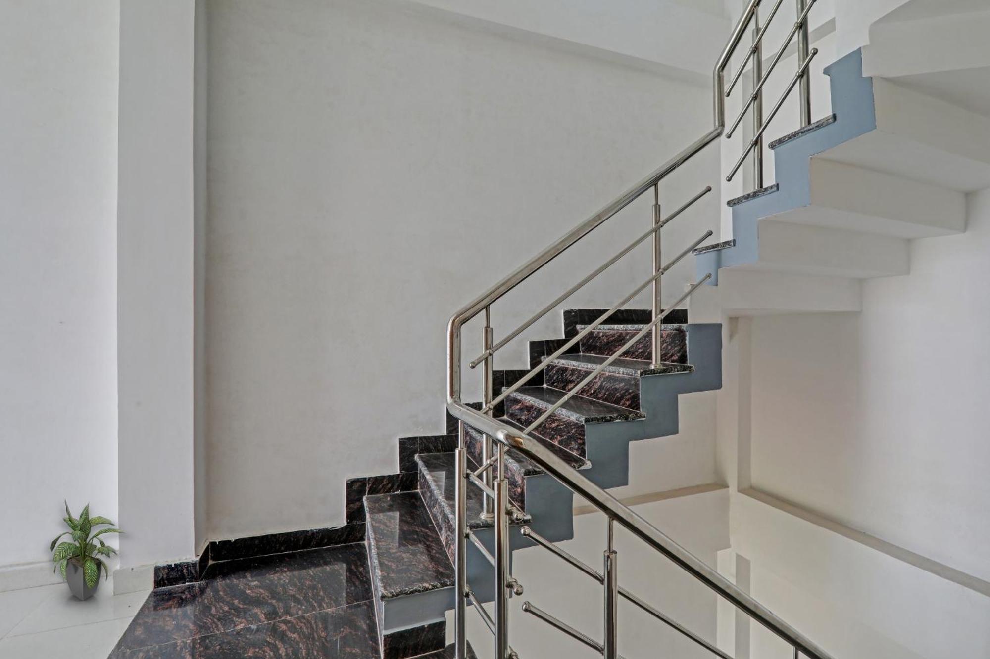 Townhouse Relax Inn Chinhat Zewnętrze zdjęcie