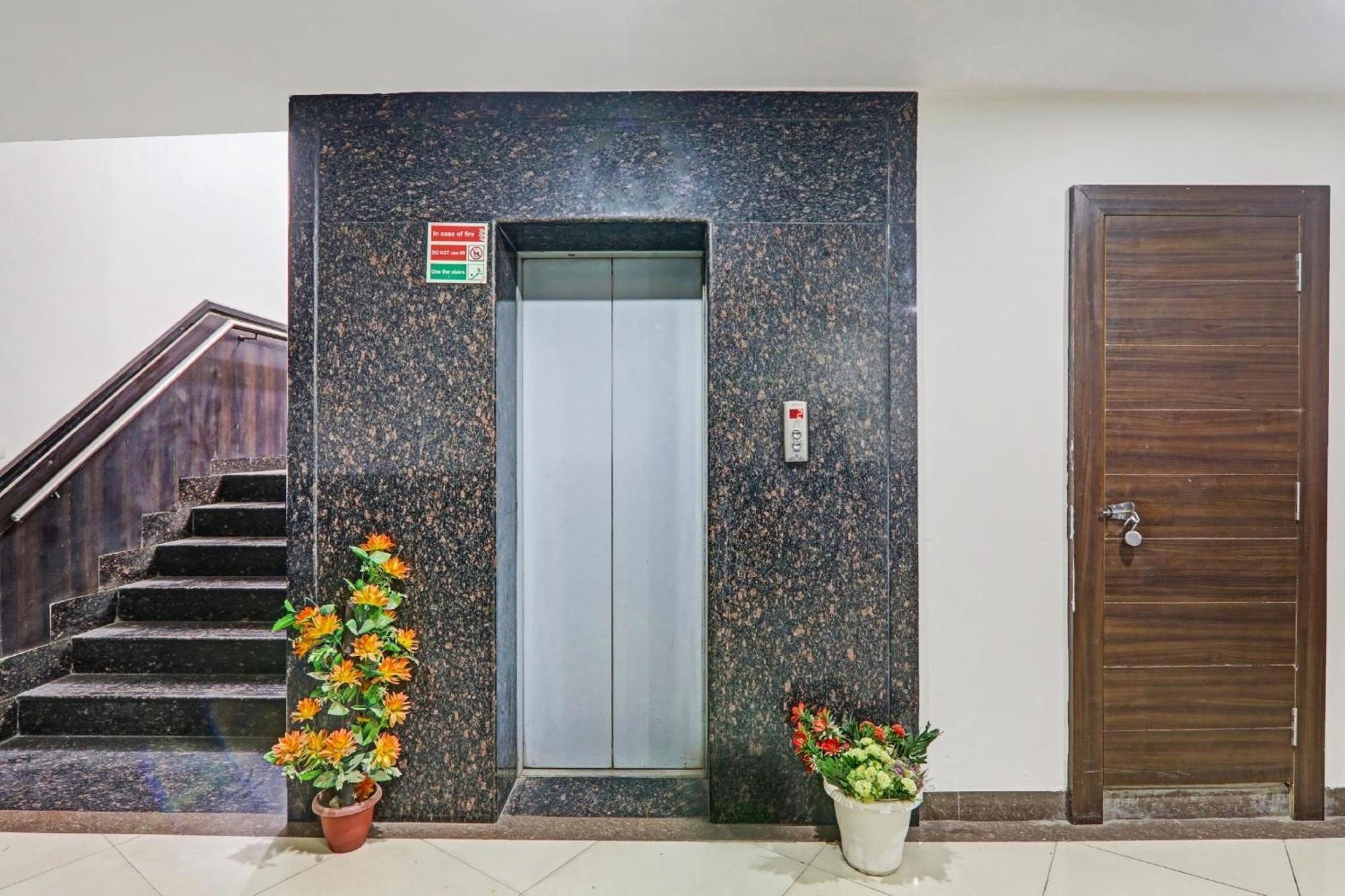 Townhouse Relax Inn Chinhat Zewnętrze zdjęcie