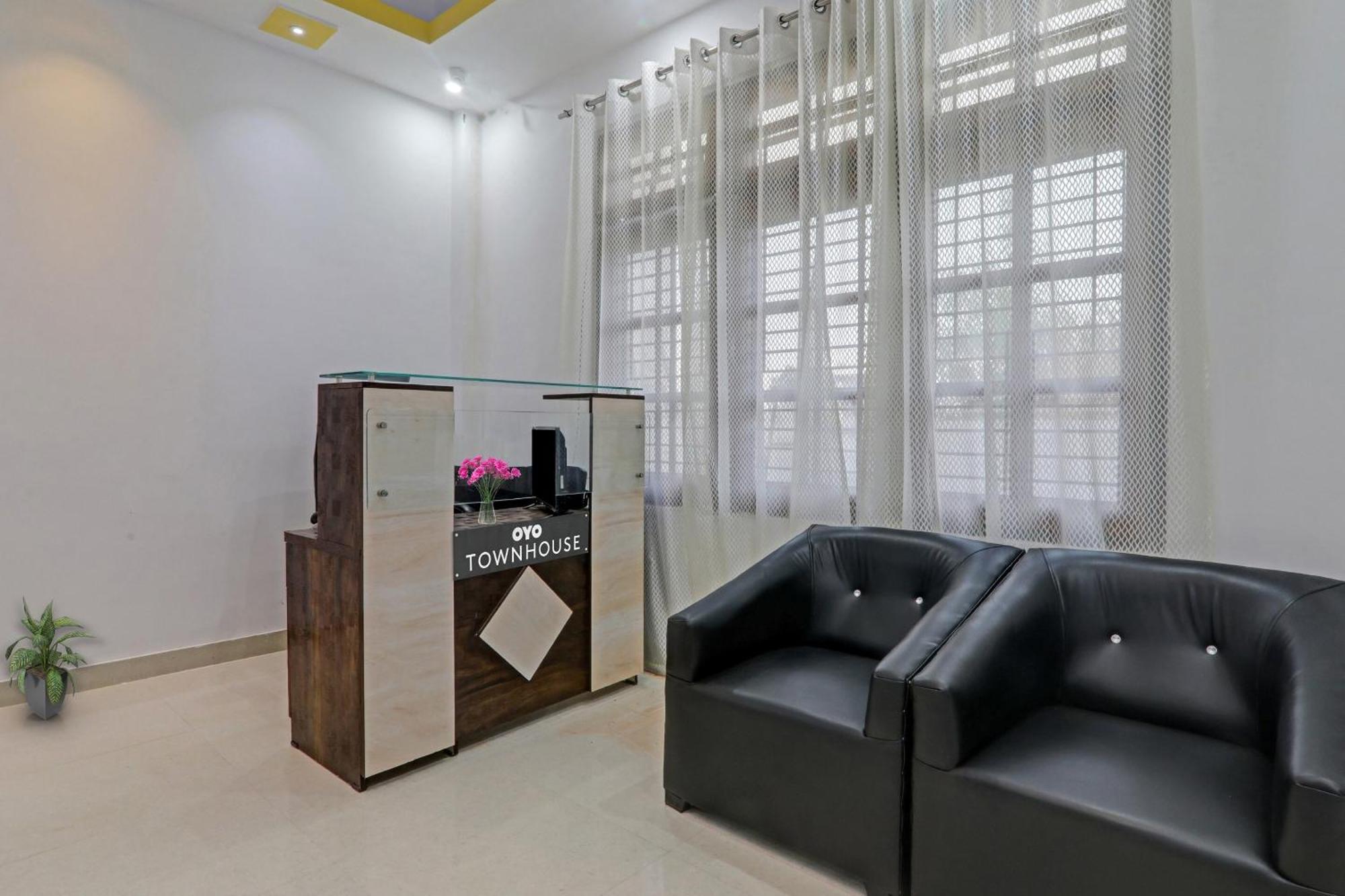 Townhouse Relax Inn Chinhat Zewnętrze zdjęcie