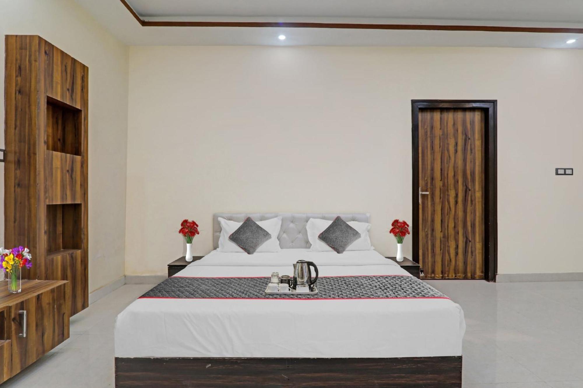 Townhouse Relax Inn Chinhat Zewnętrze zdjęcie
