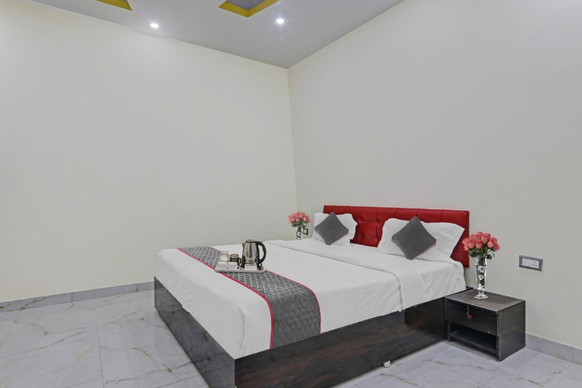Townhouse Relax Inn Chinhat Zewnętrze zdjęcie