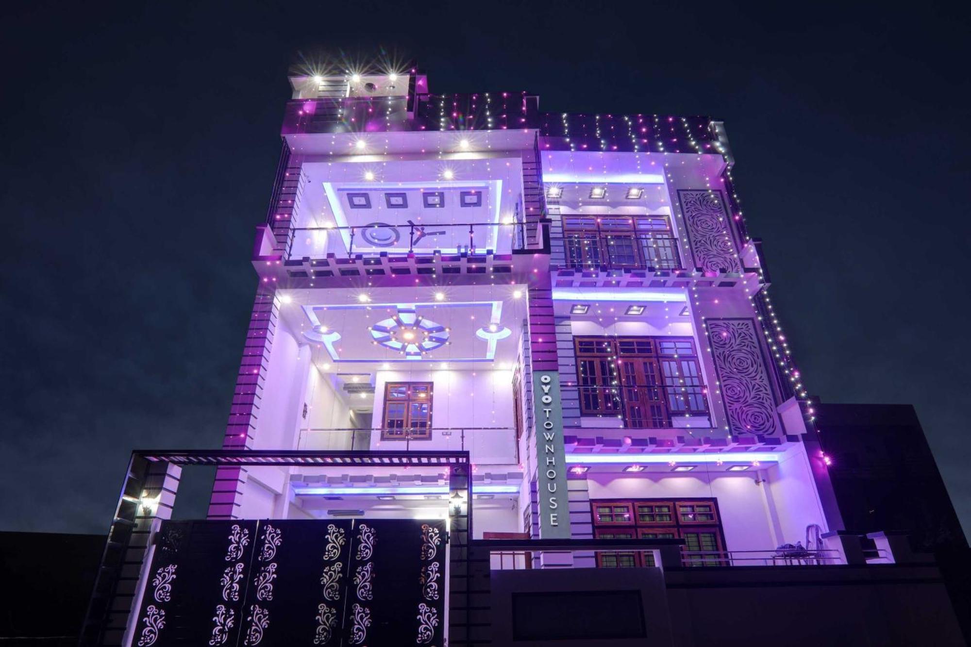 Townhouse Relax Inn Chinhat Zewnętrze zdjęcie
