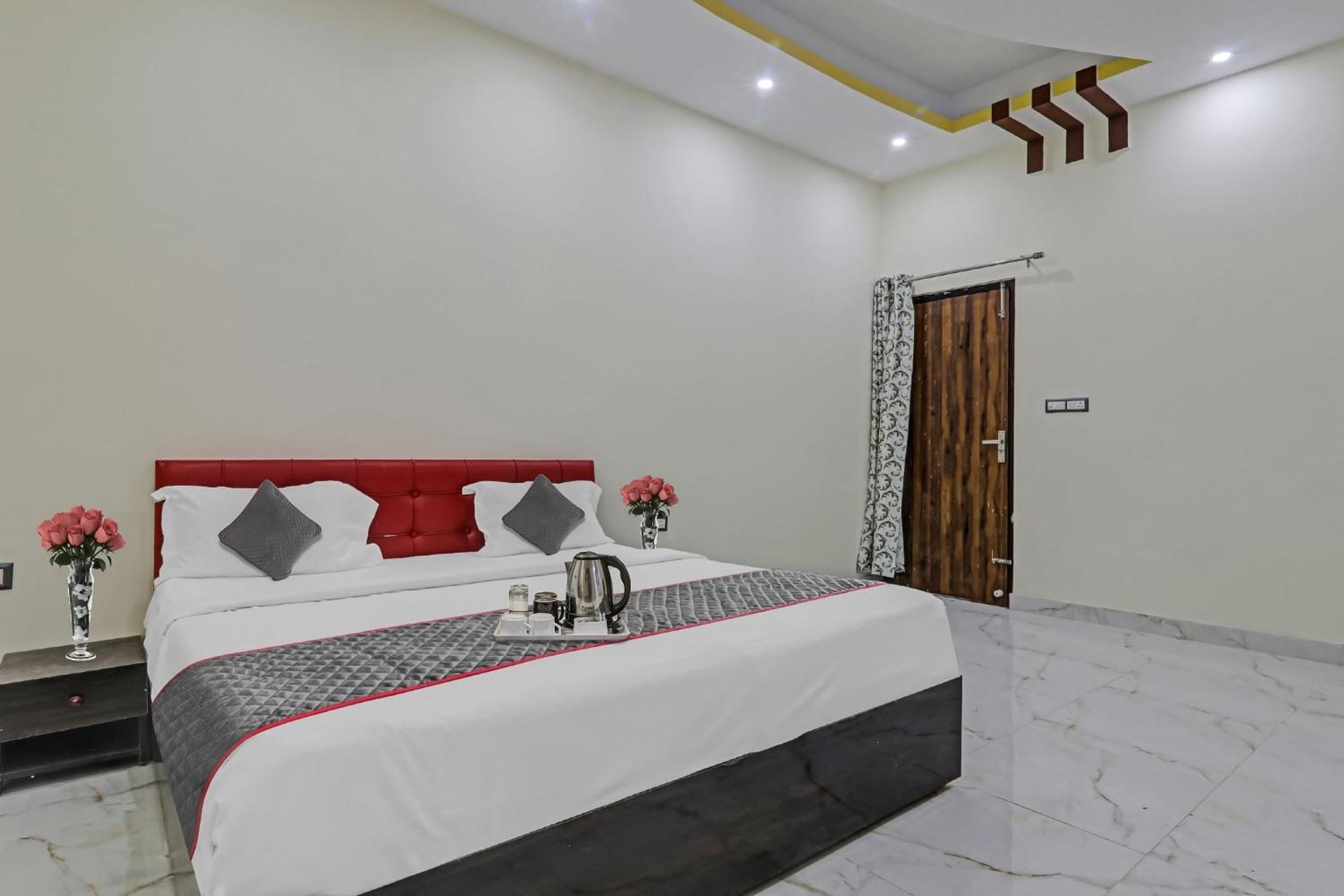 Townhouse Relax Inn Chinhat Zewnętrze zdjęcie